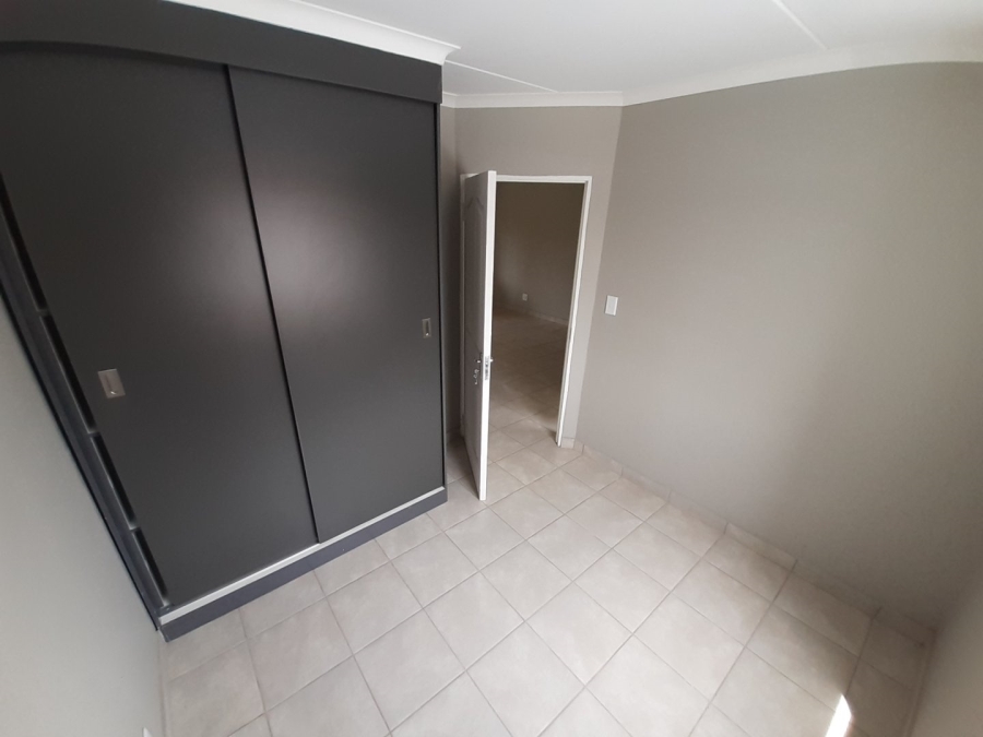 To Let  Bedroom Property for Rent in Van Der Hoff Park North West